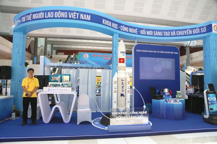 Không gian trưng bày công trình, sản phẩm, mô hình, giải pháp kỹ thuật và sáng kiến tiêu biểu của Công đoàn Khoa học và công nghệ Việt Nam.