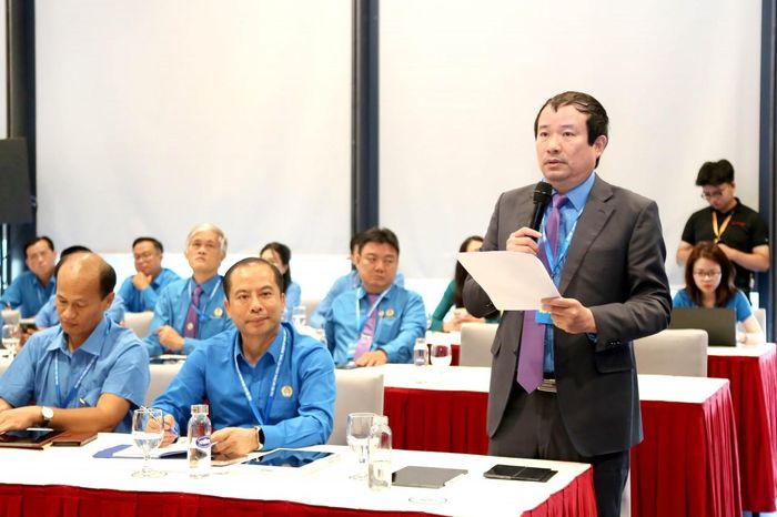 Ông Nguyễn Anh Tuân - Chủ tịch Liên đoàn Lao động TP. Hải Phòng phát biểu thảo luận. Ảnh: Đức Minh