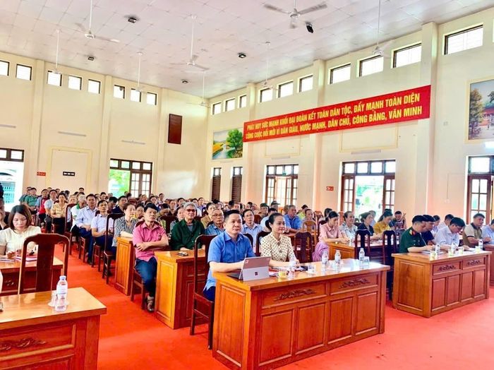 Quang cảnh Hội nghị triển khai Kế hoạch sắp xếp tổ dân phố, tổ chức lại tổ dân phường Thiên Hương ( Ảnh : Cổng TTĐT phường Thiên Hương)