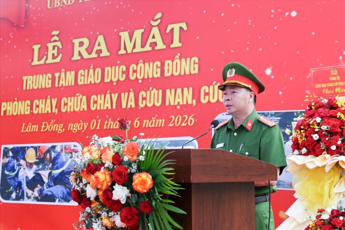 Phó Giám đốc Công an tỉnh Lâm Đồng, Đại tá Nguyễn Tường Vũ phát biểu tại buổi lễ