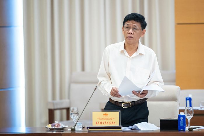 Chủ tịch Hội đồng Dân tộc Lâm Văn Mẫn phát biểu