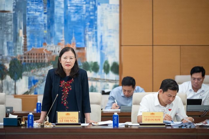 Chủ nhiệm Ủy ban Dân nguyện và Giám sát Lê Thị Nga phát biểu