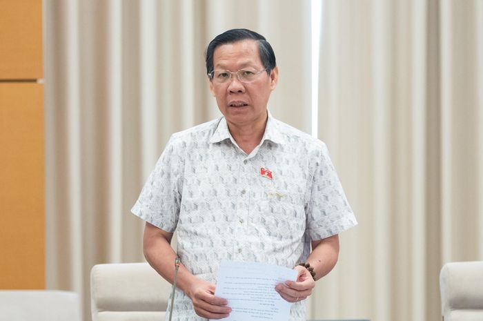 Chủ nhiệm Ủy ban Kinh tế và Tài chính Phan Văn Mãi phát biểu