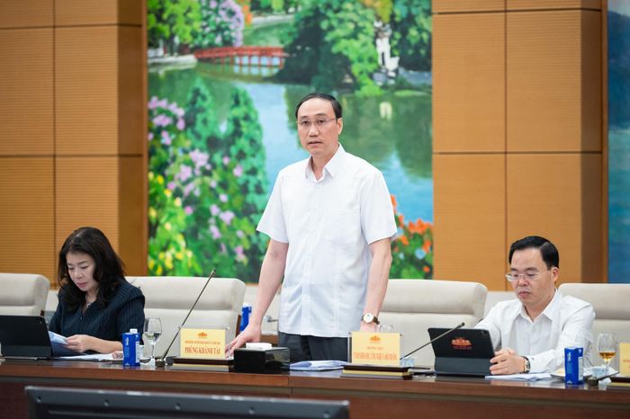 Phó Bí thư chuyên trách Đảng ủy Quốc hội Phùng Khánh Tài phát biểu