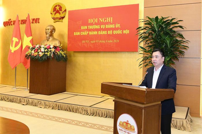 Phó trưởng Ban Tổ chức Đảng ủy Quốc hội Đinh Xuân Tùng công bố Quyết định