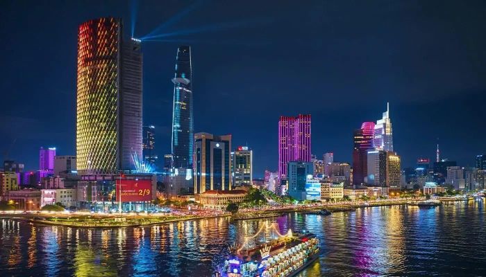 Sức hấp dẫn của TP. Hồ Chí Minh khi về đêm. Nguồn: dulichsaigon.edu.vn