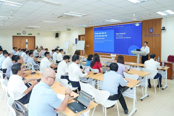 Phó Thống đốc chia sẻ nội dung về Chính sách tiền tệ và Tổ chức thực thi tại địa phương