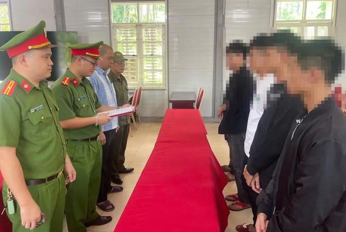 Cơ quan CSĐT thi hành các quyết định tố tụng đối với các đối tượng.
