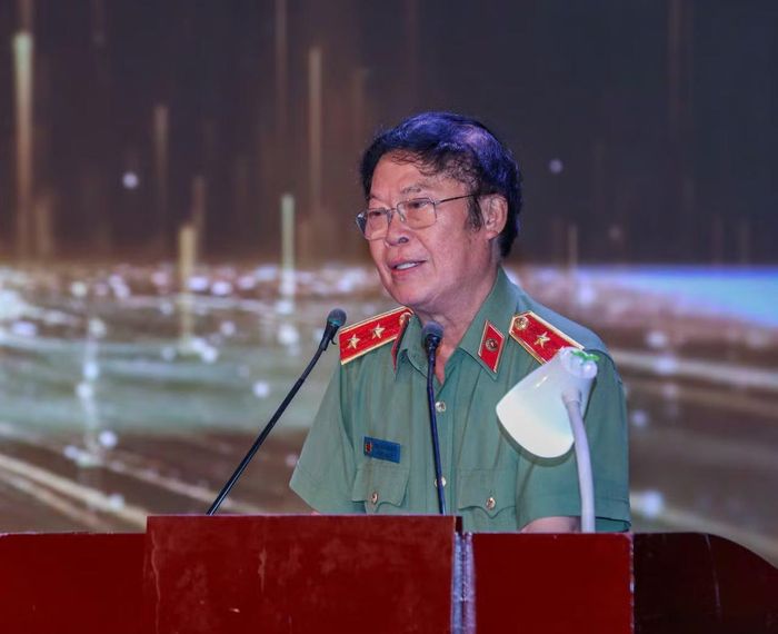  Trung tướng, Nhà văn Hữu Ước, Chủ tịch Chi hội Nhà văn Công an phát biểu tại buổi tổng kết cuộc thi thơ Xuân Mới (tháng 3/2026). 