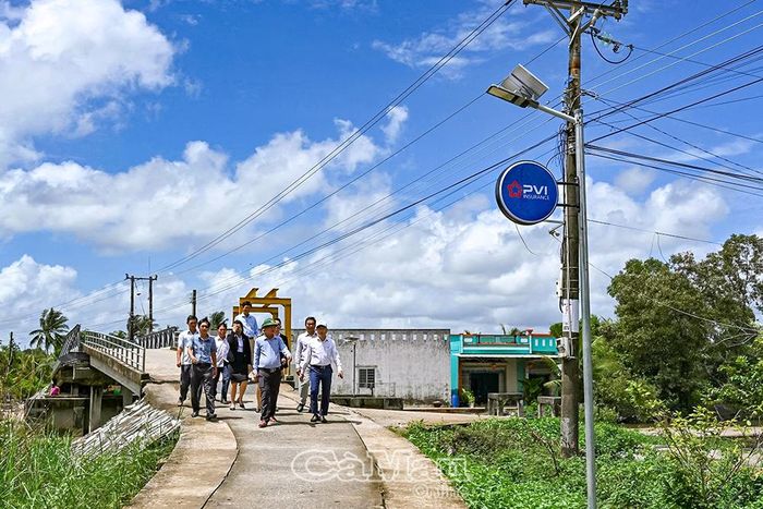  Công trình “Thắp sáng đường quê” tại ấp Cái Bát góp phần bảo đảm an toàn giao thông, giữ gìn an ninh trật tự và xây dựng diện mạo nông thôn văn minh, hiện đại.