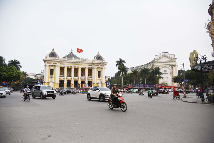 Hà Nội được định hướng phát triển trở thành siêu đô thị bền vững thông qua cấu trúc “đa tầng, đa lớp, đa cực, đa trung tâm”. Ảnh: N.Lộc