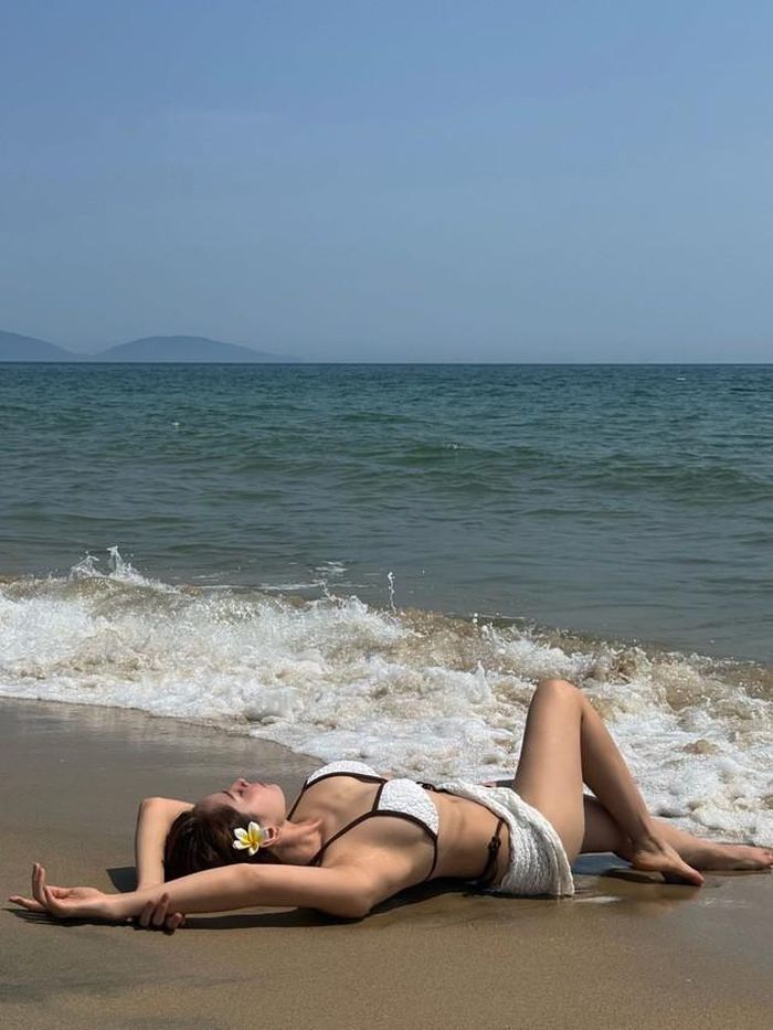 Mãn nhãn với màn khoe đường cong của Chi Pu. Ảnh IGNV