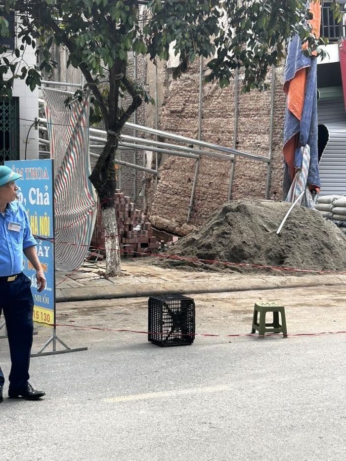 Lực lượng chức năng đã phong tỏa hiện trường.