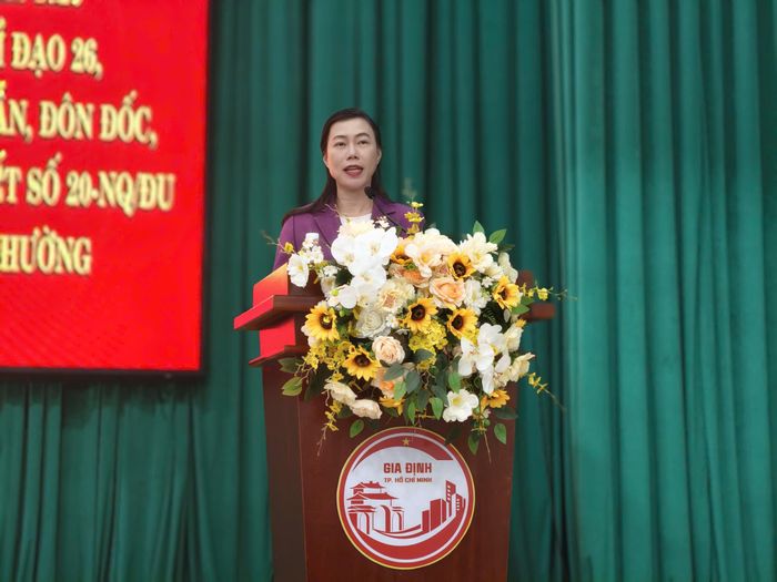 Đồng chí Triệu Lệ Khánh - Bí thư Đảng ủy phường Gia Định phát biểu