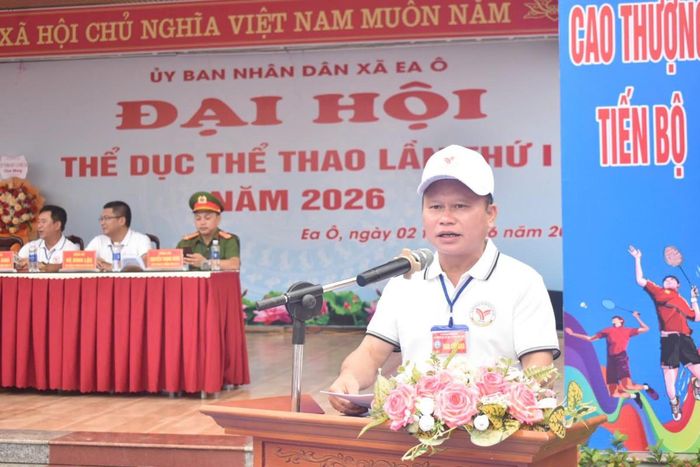  Ông Nguyễn Thanh Bình Phó Bí thư Đảng ủy, Chủ tịch UBND xã phát biểu tại buổi lễ. 