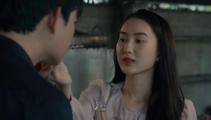 Trong những tập gần đây, cuộc hôn nhân giữa Dương (Tiến Lộc) và Diệu (Quỳnh Châu) ngày càng căng thẳng sau hàng loạt mâu thuẫn. Đúng lúc ấy, Trang xuất hiện khiến không ít người xem cảm thấy khó chịu. 