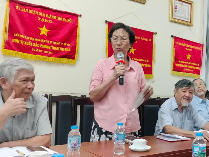 PGS.TS Bùi Thị An phát biểu.