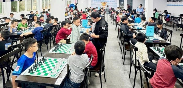 Các lớp năng khiếu và thể thao hè 2026 được tuyển sinh từ đầu tháng 6-2026 đến giữa tháng 8-2026, hứa hẹn một mùa hè đầy trải nghiệm quý báu cho trẻ em phường Bạch Mai