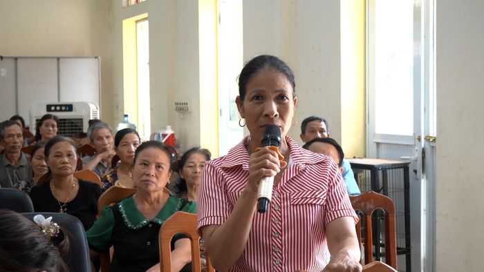 Cử tri nêu ý kiến. Ảnh: NL