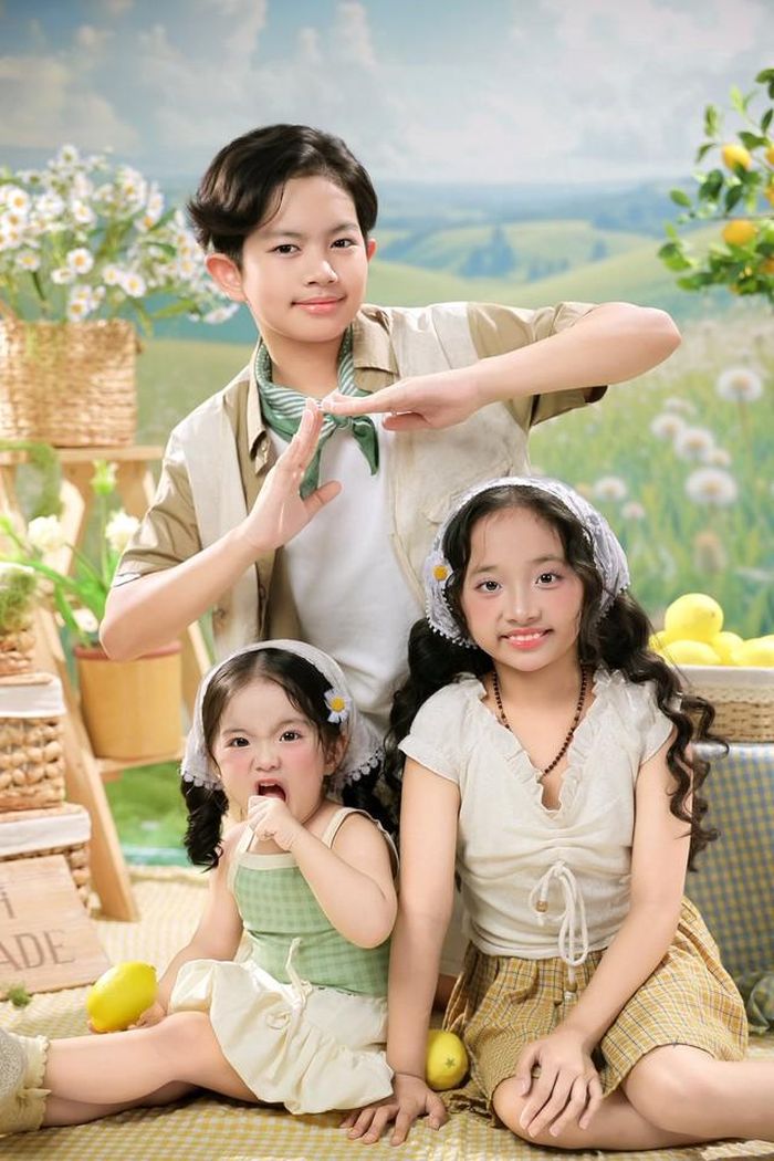 Khánh Thi từng hài hước khoe con và cho biết có lẽ cô phải tính chuyện “tuyển con dâu” từ bây giờ khi Kubi mới 10 tuổi nhưng đã cao tới 1,56m. Theo nữ kiện tướng dancesport, Kubi là cậu bé hòa đồng, thích giao lưu, thân thiện, yêu nhảy múa và đặc biệt rất mê ăn uống.