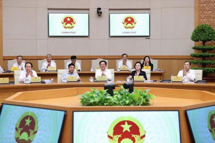 Phó Thủ tướng Thường trực Phạm Gia Túc, các Phó Thủ tướng: Phạm Thị Thanh Trà, Hồ Quốc Dũng, Nguyễn Văn Thắng, Lê Tiến Châu tham dự Phiên họp. Ảnh: VGP/Nhật Bắc