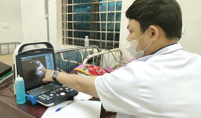 Qua khám sàng lọc các bác sĩ đã phát hiện nhiều trường hợp người dân cần được điều trị sớm.