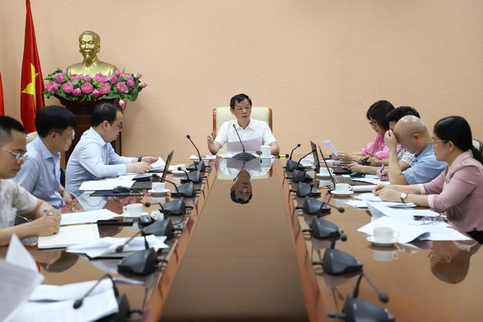 Quang cảnh cuộc họp.