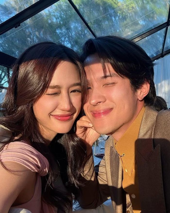 Nét cười càng ngày càng giống nhau của James và Pie được netizen đánh giá có "tướng phu thê", "ngọt cỡ này không cưới cũng uổng".
