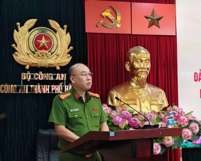 Đại tá Nguyễn Đức Long - Ủy viên Ban Thường vụ Đảng ủy, Phó Giám đốc CATP Hà Nội, Trưởng Đoàn kiểm tra số 59-6 phát biểu khai mạc Hội nghị