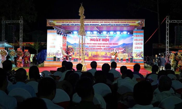 Quang cảnh Ngày hội văn hóa truyền thống của người Bhnong. Ảnh: TT.