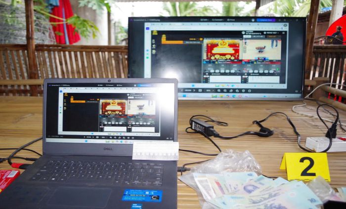 Tang vật, phương tiện phục vụ cho việc tổ chức đánh bạc. Ảnh: CATN 