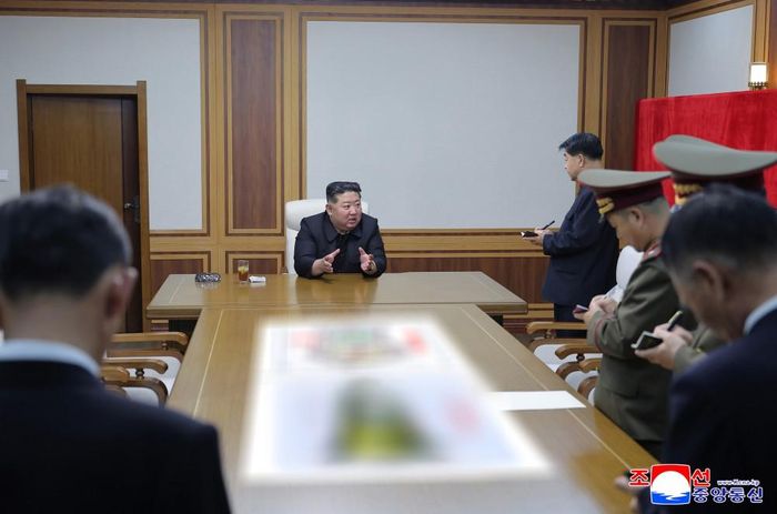  Lãnh đạo Triều Tiên Kim Jong-un thị sát cơ sở hạt nhân mới. Ảnh: KCNA 