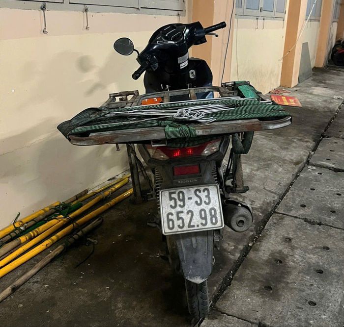  Chiếc xe máy là phương tiện gây án bị công an tạm giữ. Ảnh: CA 