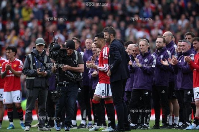  Casemiro không còn tiếp tục ở lại dưới thời Carrick mùa sau. Ảnh: EPA. 