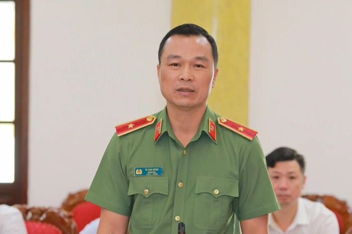  Thiếu tướng Tô Anh Dũng, Giám đốc Công an tỉnh phát biểu tại hội nghị. 