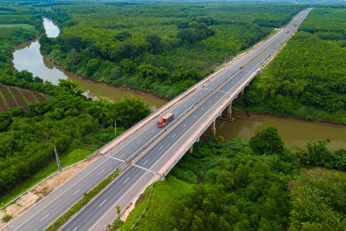  Với tầm quan trọng về cả kinh tế lẫn xã hội, đường tạo lực kết nối 3 huyện phía bắc Bình Dương cũ với huyện Đồng Phú, tạo sự kết nối giao thông liền mạch, thông suốt từ Đồng Nai, Bình Dương, Bình Phước cũ và hướng về các tỉnh Tây Nguyên. Tuyến đường này sẽ giao cắt với tuyến cao tốc TP.HCM - Thủ Dầu Một - Chơn Thành trong tương lai. 
