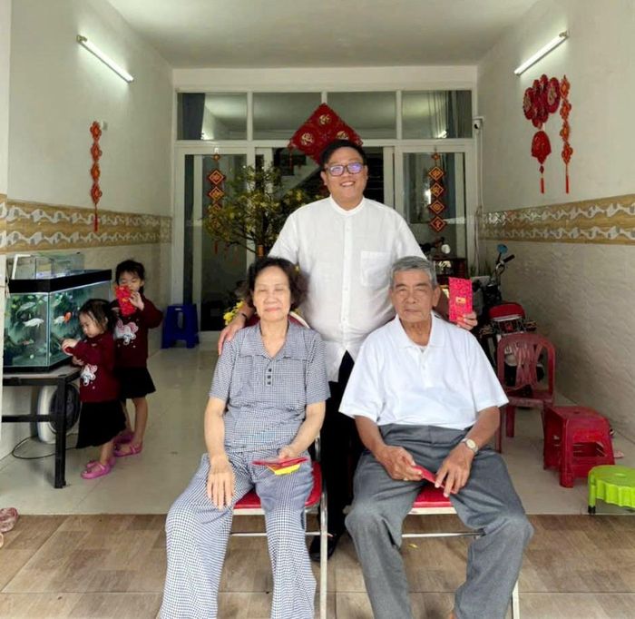 Nhạc sĩ và ba mẹ
