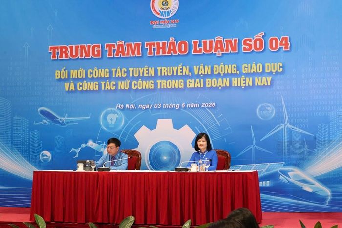 Trung tâm thảo luận số 4 về đổi mới công tác tuyên truyền, vận động và công tác nữ công trong giai đoạn hiện nay
