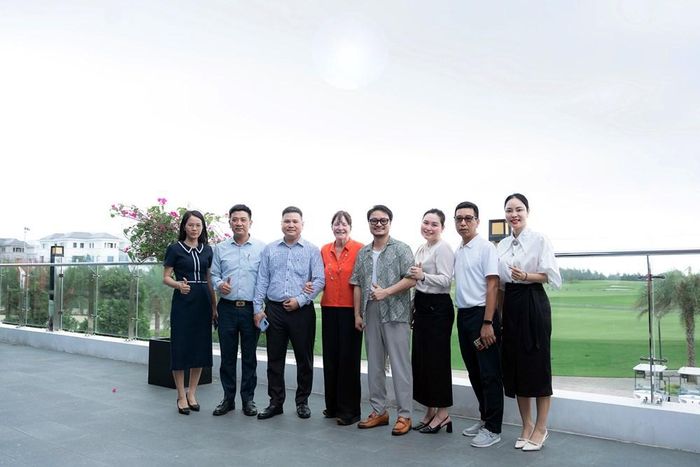 Các thành viên trong đoàn khảo sát