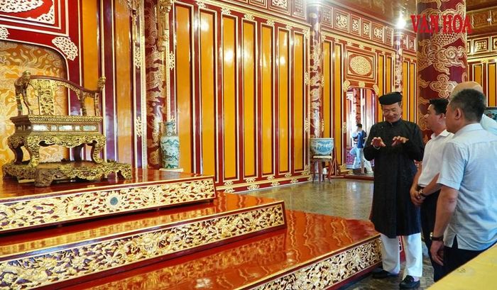 Ngai vua triều Nguyễn đã được các chuyên gia phục chế với sự giám sát của Hội đồng chuyên môn do UBND TP. Huế thành lập