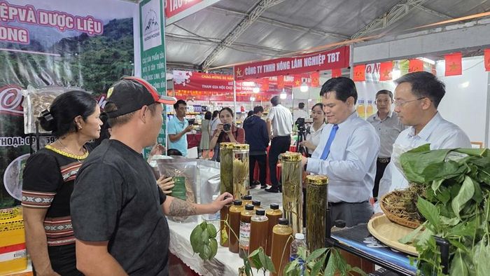 Chương trình OCOP giai đoạn 2026 - 2030 hướng đến xây dựng các sản phẩm mang đậm bản sắc văn hóa Quảng Ngãi, gia tăng giá trị và sức cạnh tranh trên thị trường