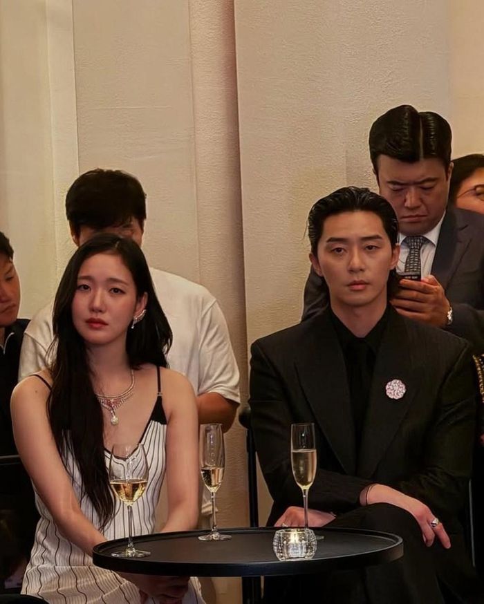 Kim Go Eun và Park Seo Joon được ví von như cặp đôi tài phiệt tại event. (Ảnh: Instagram)