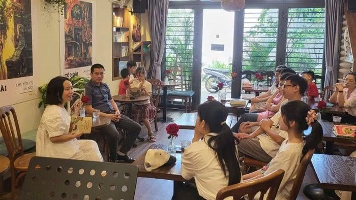 Không gian lưu niệm nhà văn Tô Hoài mở cửa đón rất nhiều lượt công chúng ghé thăm.