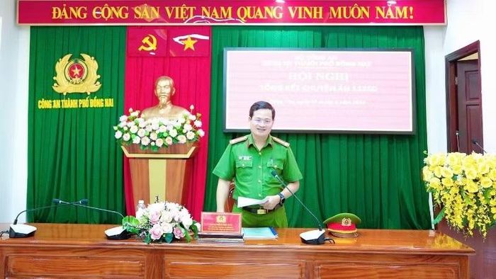 Đại tá Trần Anh Sơn, Phó Giám đốc Công an thành phố Đồng Nai, Phó Trưởng Ban Chuyên án, phát biểu tại buổi tổng kết chuyên án.