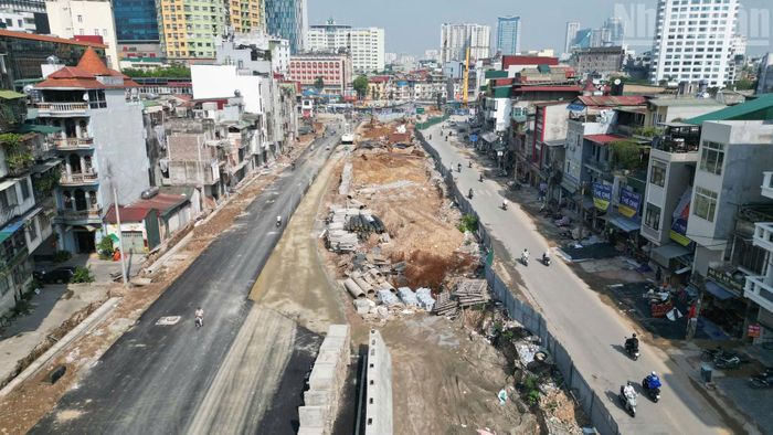 Không chỉ góp phần giảm áp lực giao thông nội đô, dự án còn tạo động lực chỉnh trang đô thị, nâng cao diện mạo kiến trúc khu vực dọc tuyến.