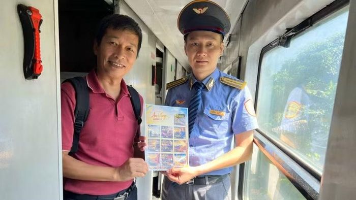 Mã QR tác phẩm được trình bày theo cụm để tiện quá trình thưởng thức.
