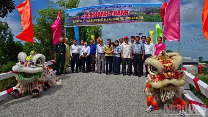 Công trình là kết quả của sự huy động các nguồn lực xã hội.