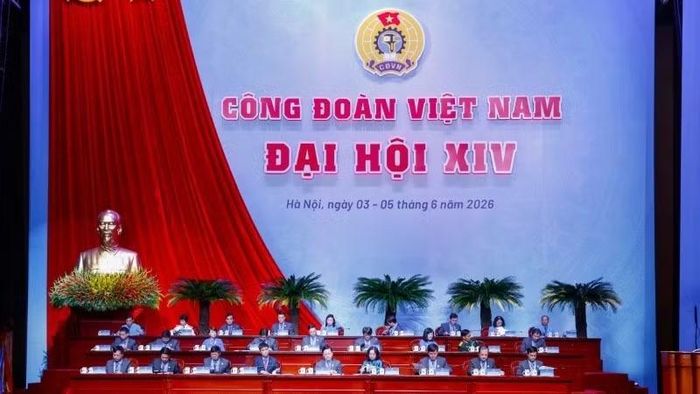 Đoàn Chủ tịch Đại hội.