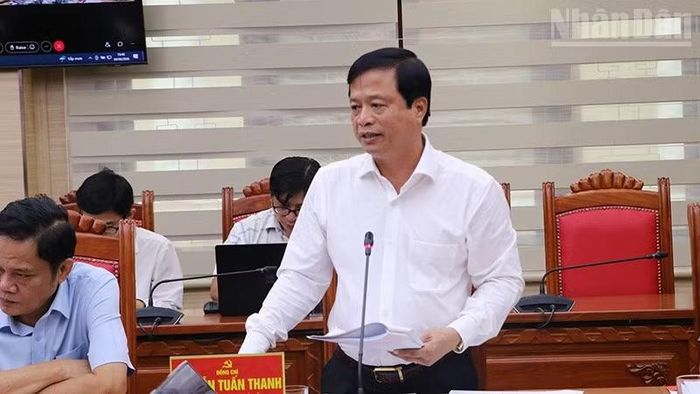Đồng chí Nguyễn Tuấn Thanh, Phó Chủ tịch Thường trực Ủy ban nhân dân tỉnh Gia Lai phát biểu tại hội nghị.