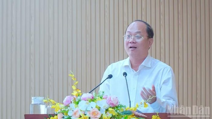 Đồng chí Nguyễn Hồ Hải, Bí thư Tỉnh ủy Cà Mau lưu ý các địa phương trong tỉnh làm tốt các nhiệm vụ trọng tâm trong thời gian tới để đưa phong trào phát triển theo hướng tích cực, thiết thực hơn.